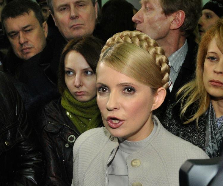 Det er lykkedes for taberen af det ukrainske præsidentvalg Julia Timosjenko at få suspenderet valgresultatet fra 7. februar. 