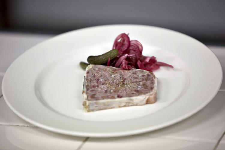 En ellers helt uskyldig paté, som her, kan indeholde de farlige tilsætningsstof nitrit. Og det er helt lovligt. Til gengæld må der ikke være nitrit i en leverposteg... 