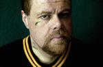 E Fisseministe L:Ron:Harald har lagt hiphoppen på hylden og taget penslen i hånden. Men identitetsskiftet narrer ikke Djævlens Advokat, der ringer op for at uddele et par flade. Arkivfoto: Kåre Viemose 