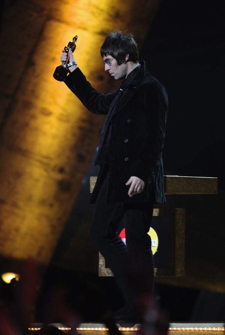 Utaknemmelig. Liam Gallagher modtog forleden en Brit Award på Oasis' vegne. Først kastede stjernen mikrofonen ud til publikum og senere også prisen. Arkivfoto. 