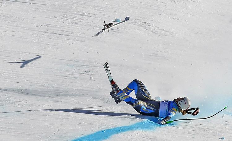 opsedejsa. Med over 100 km/t røg Anja Pärson på halen i går, men ømheden forhindrede hende ikke i at tage en ny tur i dag. 