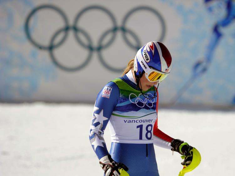 øv. Amerikaneren Lindsey Vonn hænger med næbbet efter sit styrt, der kostede guldchancen i super kombineret. 
