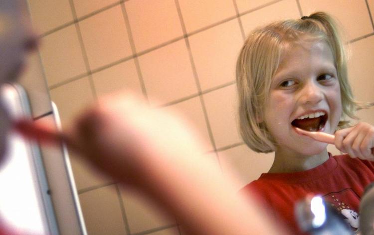 ALLERGI. Forbrugerrådet er utilfreds med, at to producenter af natur-tandpasta putter parfumestoffer i tandpastaen uden at skrive det. 