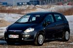 Ny linjeføring omkring forlygter og kølergrill er noget af det, der adskiller Fiat Punto Evo fra  forgængeren Grande Punto. 