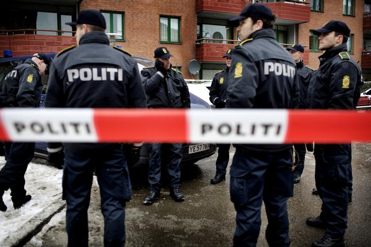 besparelser. Økonomien sejler i politiet, og nu har regeringen pudset et konsulentfirma på politiet for at finde besparelser. 