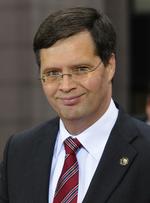Kollaps. Premierminister Jan Peter Balkenende har ikke så meget at smile ad mere. I nat brød hans regering sammen. 