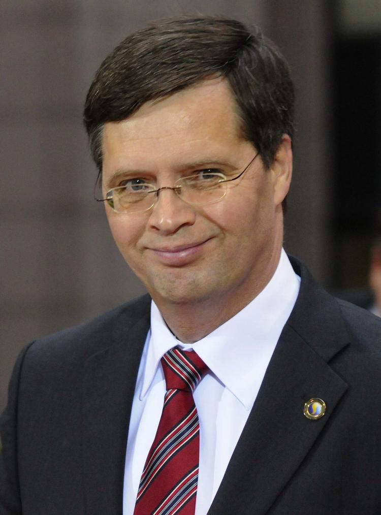 Kollaps. Premierminister Jan Peter Balkenende har ikke så meget at smile ad mere. I nat brød hans regering sammen. 