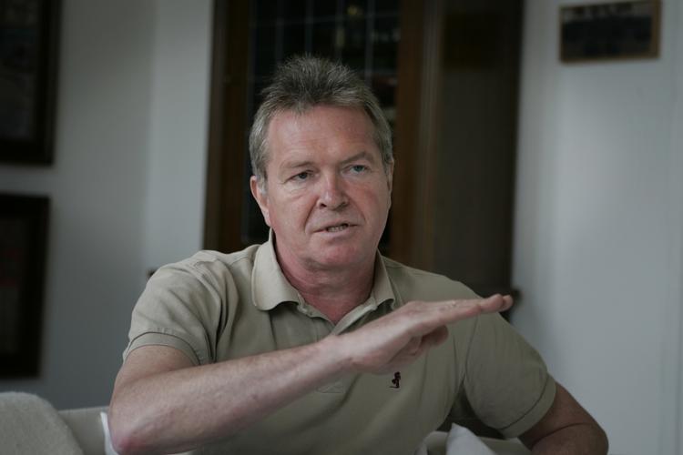 Næse. Frank Aaen og de øvrige tre folketingsmedlemmer fra Enhedslisten har fået en næse af partiets hovedbestyrelse. 