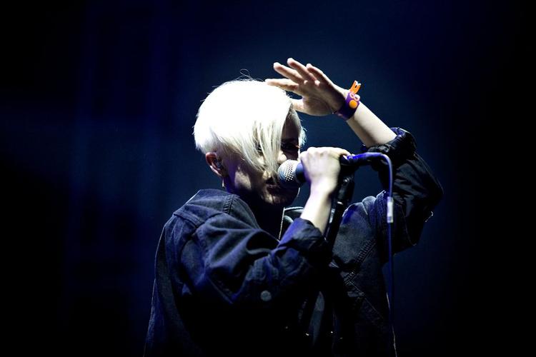 Robyn lignede en dame med selvtilliden i orden, da hun fik sin Roskilde-debut. Og hun havde noget af have det i. 