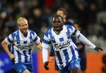 topkamp. Hans Henrik Andreasen (tv) og Peter Utaka er to af de mest markante profiler på et OB-hold, der kunne have bragt sig afgørende i spidsen for superligaen, hvis holdet havde slået FCK på hjemmebane i december. Arkivfoto. 