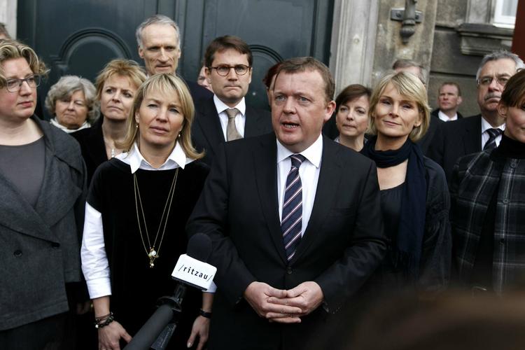 Rokade. Det er koldt og det bliver en kamp at få alt til tø op igen og skabe fremdrift, sagde Lars Løkke, da han præsenterede den nye regering. 