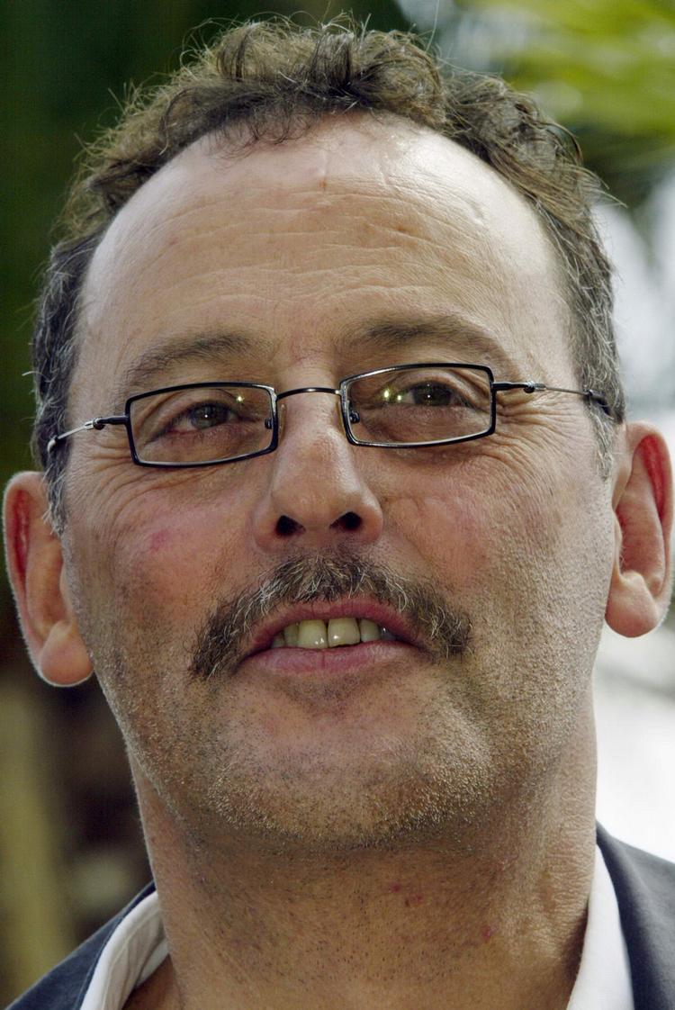Afbrudt. Jean Reno spiller den bærende rolle i filmen om lejemorderen Léon, som de svenske tv-seere måtte nyde med visse kvaler. Arkivfoto. 