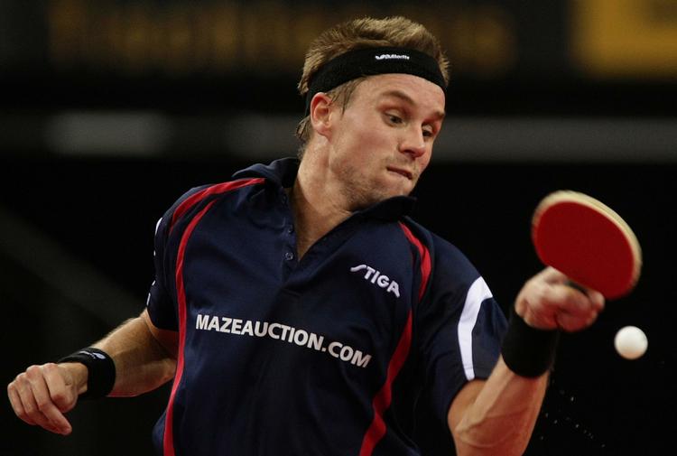 lynskifte. Manden, battet og bolden. Michael Maze har fundet sig en ny arbejdsgiver de næste to år. Arkivfoto. 