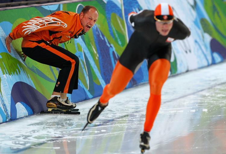 bommert. På opfordring fra træneren Gerard Kemkers skifter Sven Kramer til inderbanen, og det kostede en diskvalifikation. 