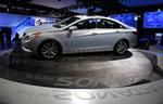 Den nye Hyundai Sonata har fået en skidt start i USA: Dørene lukker ikke ordentligt, så salget er midlertidigt standset kun en uge efter premieren. 