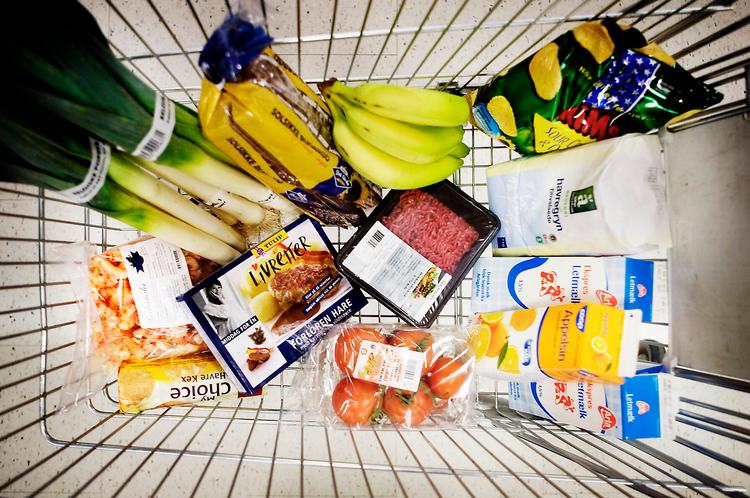 Selv om mærkevarekunderne konsekvent køber varerne, når de er på tilbud i supermarkederne, er prisen stadig omkring 24 procentpoint over prisen for tilsvarende varer i butikker som Netto, Fakta, Aldi og Rema1000. Arkiv 