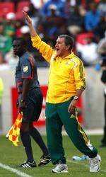 Kampklar. Carlos Alberto Parreira vil gerne møde Danmark, men DBU vil ikke sige noget om et evt. møde med Sydafrika. Arkivfoto. 