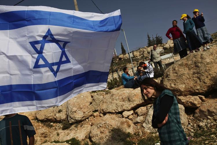 Bosættelser. Jødiske bosættere fortsætter med bygge på den besatte vestbred, selvom blandt andet EU og FN ikke vil anerkendes israelernes ret til landet. 