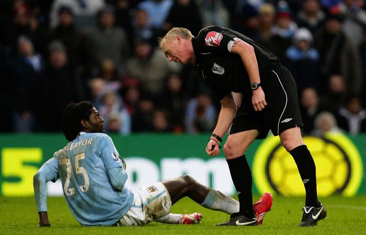 Problembarn. Adebayor skal igen se kampe fra tribunen. Arkivfoto. 