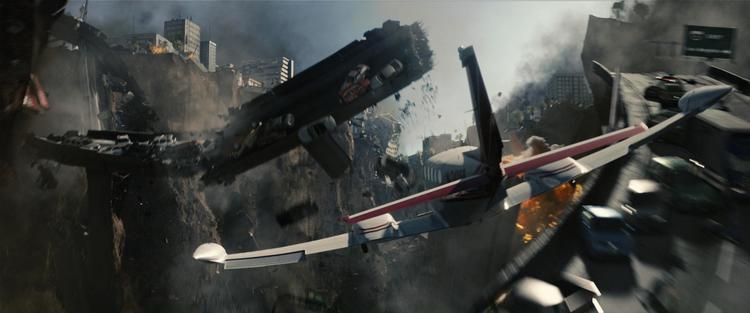 2012. Katastroferne står i kø i Roland Emmerichs blockbuster. Foto fra filmen. 