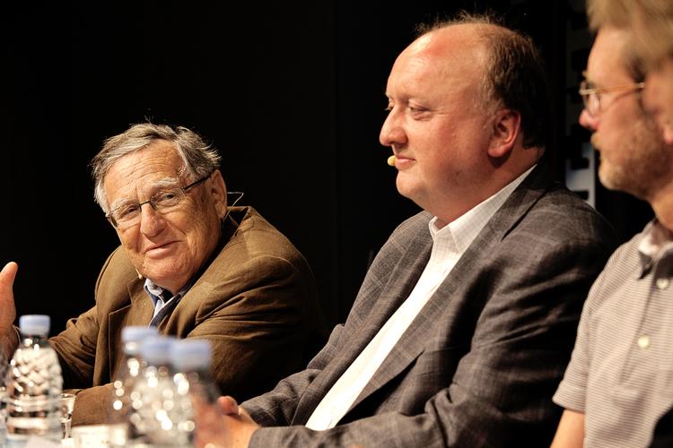 Rejseagent. »Jeg rejste rundt i Afrika under dække af at være journalist og afleverede mine rapporter til den israelske ambassade,« fortæller den tidligere chefredaktør Herbert Pundik. (Arkivfoto) 