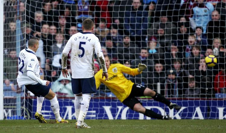 passeret. I andet forsøg scorede Portsmouth på straffespark bage Brian Jensen. 