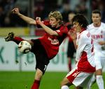 nullert. Trods denne akrobatiske øvelse fik Stefan Kiessling ikke scoret for Bayer Leverkusen. 