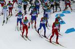 tætpakket. Fra start forsøgte Petter Northug (th) at gøre løbet hårdt, men udskillelsen var ikke så markant frem mod spurten efter 50 kilometer. 