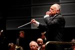 Lorin Maazel, som mange tv-seere nok kender fra Wiens nytårskoncerter, var en vital dirigent i Randers i lørdags. Foto: Jakob Lerche 