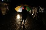 Regn. Om få uger begynder sæsonen for storm og regn i Haiti. Det kan bringe yderligere lidelser til de 1,2 millioner hjemløse. 