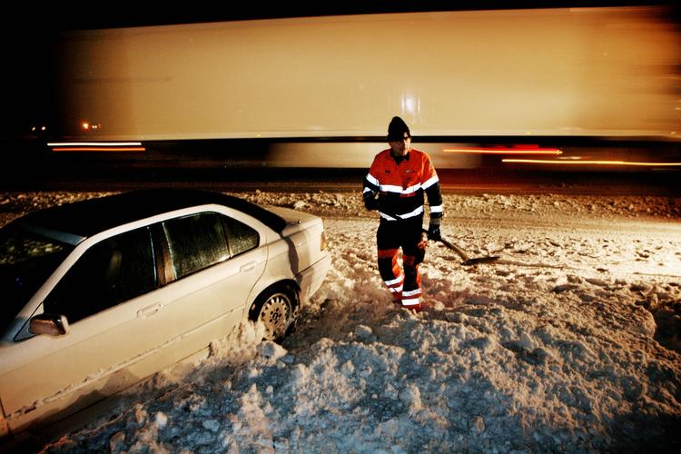 Snefart. Den hårde vinter har fået bilisterne til at sænke farten, og det redder menneskeliv, viser nye tal. 