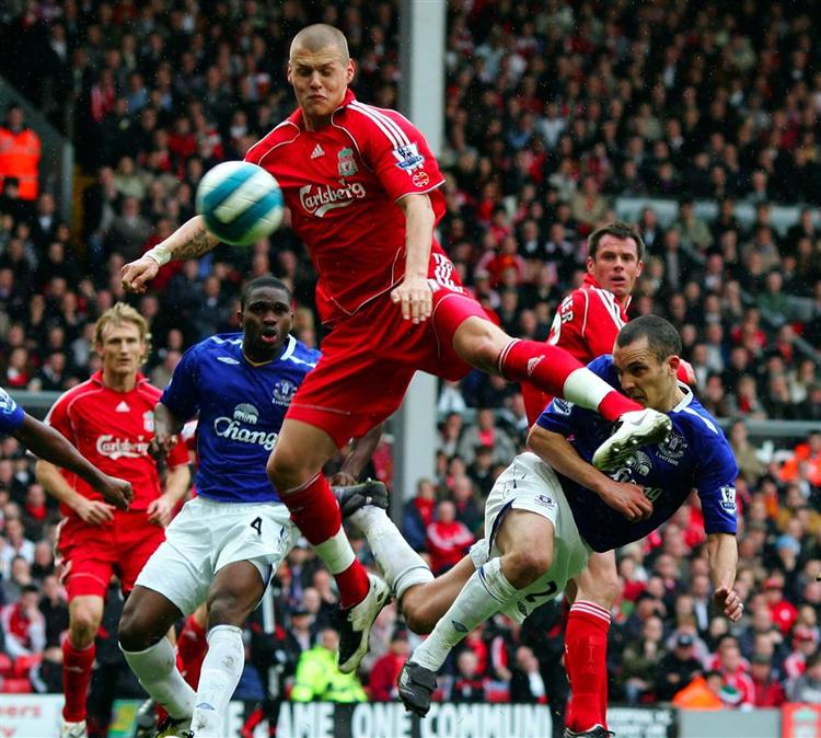 Slovaken Martin Skrtel har spillet stærkt for Liverpool denne sæson, men nu bliver han tvunget til en længere pause. 