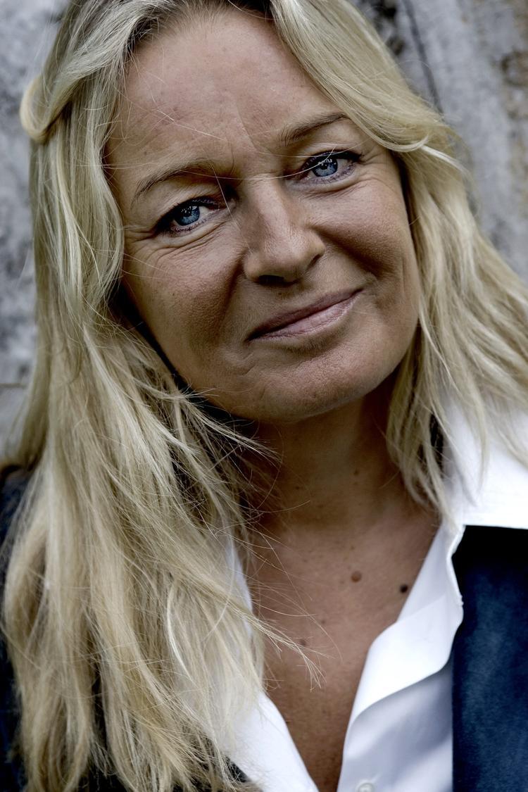 Sangerinden Anne Linnet mente, at hun havde ret til navnet 'Montmartre', men efter at have rådført sig med sin advokat opgiver hun sit krav. 