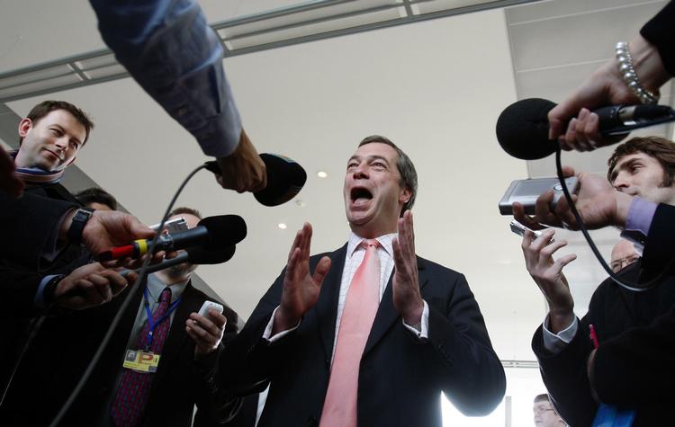 EU-skeptiker. Nigel Farage fastholder sin ret til at kritiserer EU-præsident Herman Van Rompuy. 