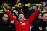 newton. Et stigende antal Manchester United-tilhængere protesterer mod de amerikanske Glazer-ejere ved at bære rødt og grønt, som var den oprindelige klub, Newton Heaths, farver. Arkivfoto. 