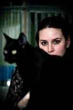 Fallulahs debutplade The Black Cat Neighbourhood har høstet usædvanligt gode anmeldelser. Fallulah er fotograferet hos Kattens Værn på Frederiksberg (www.kattens-vaern.dk). Tak for lån af kat. Foto: Joachim Adrian 