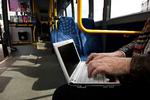 Få gode fif til hvordan batteriet bliver brugt bedst på din bærbare pc. Her er det en netbook - en en lille billig, bærbar computer. 