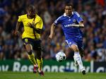 værdifuld. Jose Bosingwa (th) på vej op ad banen jagtet af Samuel Eto'o i semifinalen mellem Chelsea og Barcelona i Champions League sidste år. Arkivfoto. 