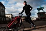 MÅL! Om et halvt år skulle Jakob gerne komme i mål her på Christiansborg Slotsplads. Men nok uden babyjoggeren. 