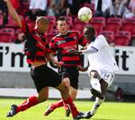forår. Det bliver en nyryddet bane, der skal lægge græs til premieren på superligaen i dag. Men forårstemperaturerne lader vente på sig, når FC Midtjylland og OB skal i kamp på MCH Arena i Herning. Arkivfoto. 