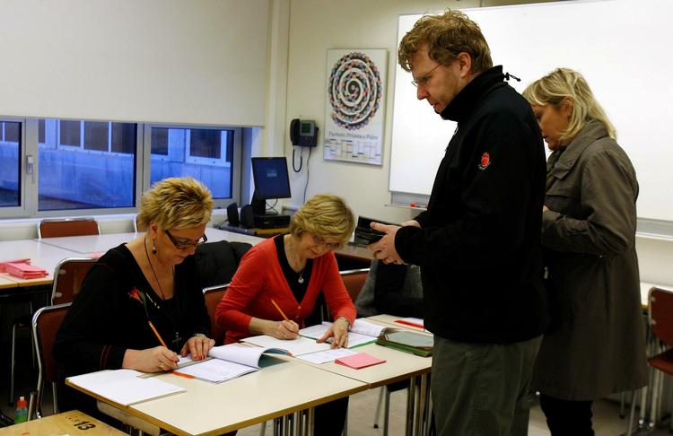 Afvist. Islændingene ignorerede trusler om ikke at kunne få lån fra IMF og satte en lind strøm af krydser ved 'nej. 