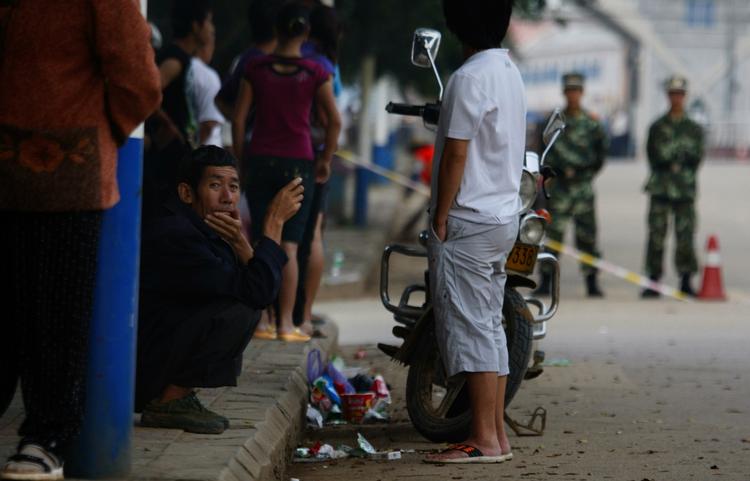 Diktatur. Vestens hårde sanktionspolitik mod rædselsregimet i Myanmar forbedrer ikke befolkningens levevilkår. Vi bør gå i dialog med generalerne, skriver Herbert Pundik. 