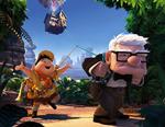 Den pensionerede ballonsælger Carl Fredricksen og spejderdrengen Russell drager sammen til Sydamerika for at finde en sjælden fugl.  Foto: Disney/Pixar/AP 