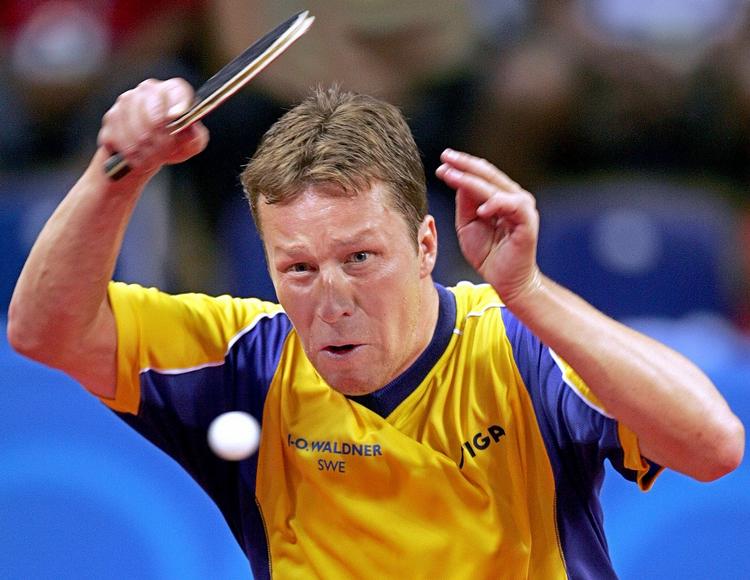 mester. En gang olympisk mester, tre VM-titler og seks gange europamester var facit, da Jan-Ove Waldner stoppede på internationalt niveau i 2005. Men i Sverige kan han stadig vinde. Arkivfoto. 