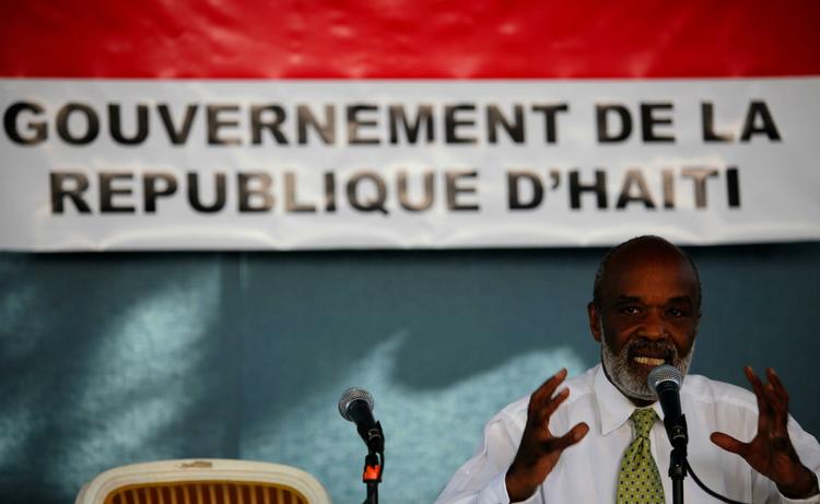 Stop. Haitis præsident Rene Preval vil have udlandet til at stoppe fødevarehjælpen til Haiti. 