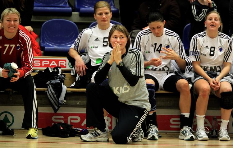 Tophold. FCK Håndbold fører kvindernes bedste række og 'risikerer' at vinde DM - og så blive lukket ned. Arkivfoto. 