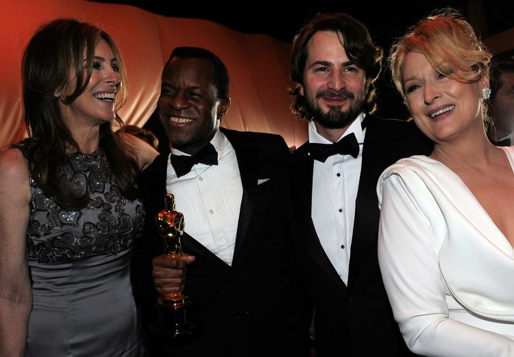 stjerneparade. Tre aktuelle Oscarvindere og en tidligere. Fra venstre instruktør Kathryn Bigelow ('The Hurt Locker'), Gregory Fletcher  ( bedste drejebog, 'Precious'), Mark Boal (bedste manuskript, 'The Hurt Locker') samt Meryl Streep, der i karrieren har været nomineret 16 gange og vundet to Oscars. Senest i 1983. 