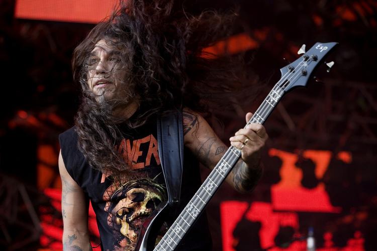 Det amerikanske thrash metal band Slayer kan opleves på det store lærred i Imperial til midnatsmetal. Her ses Tom Araya på Orange Scene til Roskilde Festival i 2008. 