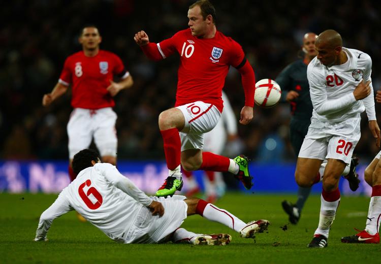 3-1. England slog de afrikanske mestre på grønsværen, men ser ud til at lide endnu et nederlag udenfor banen. 