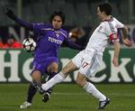 målscorere. Fiorentinas Juan Vargas og Bayern Münchens Mark van Bommel leverede hver en scoring i opgøret , der eksploderede efter pausen. 